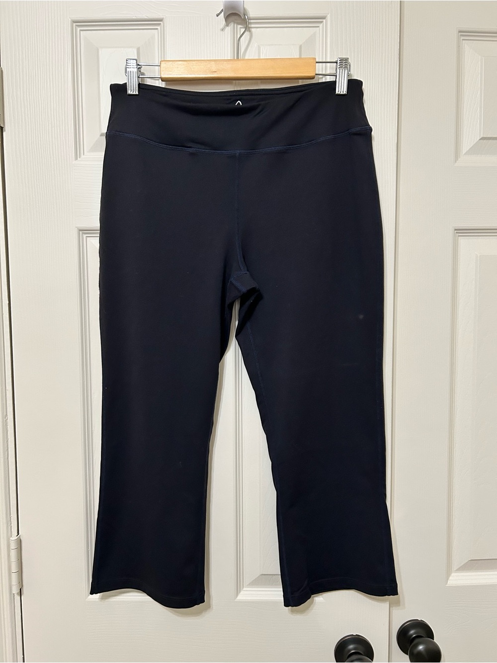 Yogipace Women's Dark Navy Cropped slight flare capris High-Rise Active Pants L